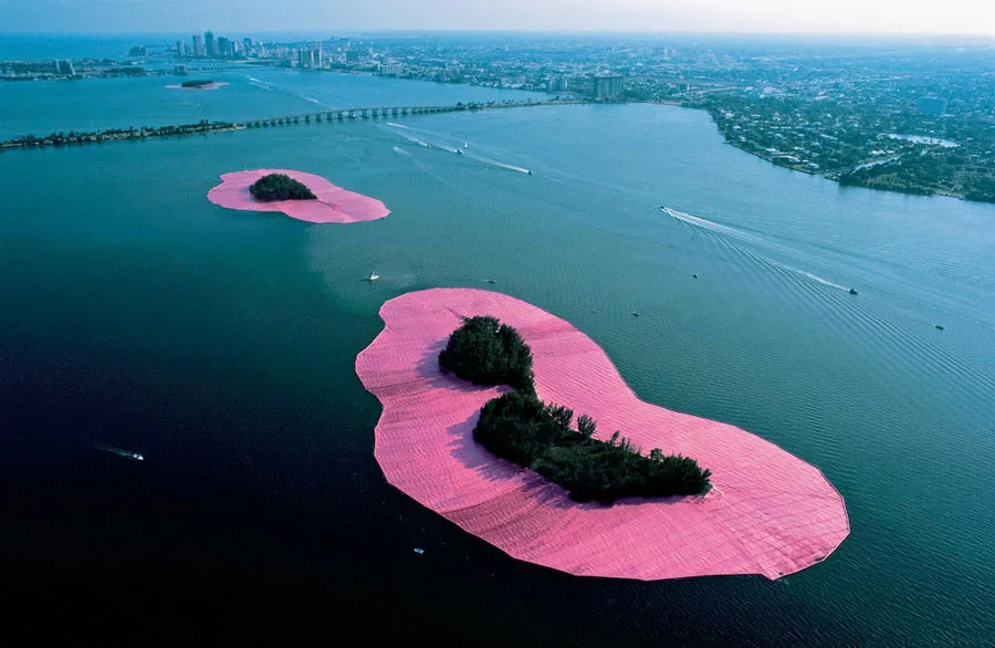 Exibição em Miami celebra os 35 anos da obra 'Surrounded Islands'